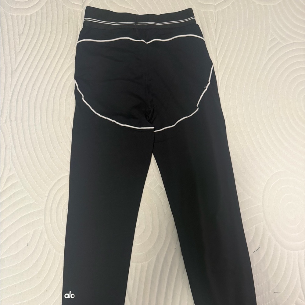 ALO Yoga Airbrush High-Waist Leggings, Brand New, Size Small.